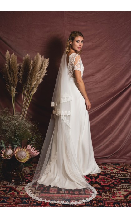 The guipure cathedral veil