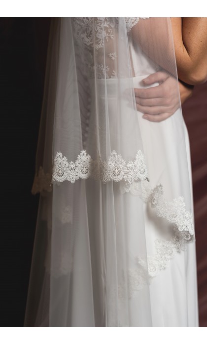 The guipure cathedral veil