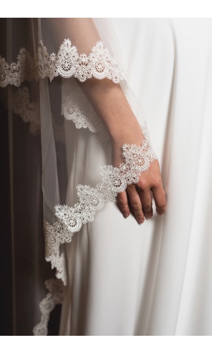 The guipure cathedral veil