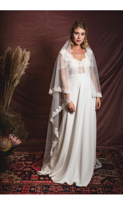 The guipure cathedral veil