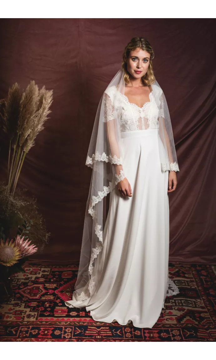 The guipure cathedral veil