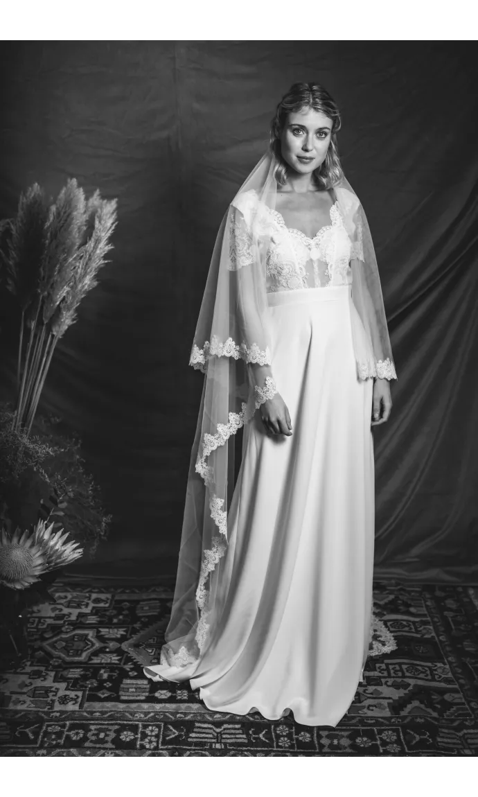 The guipure cathedral veil