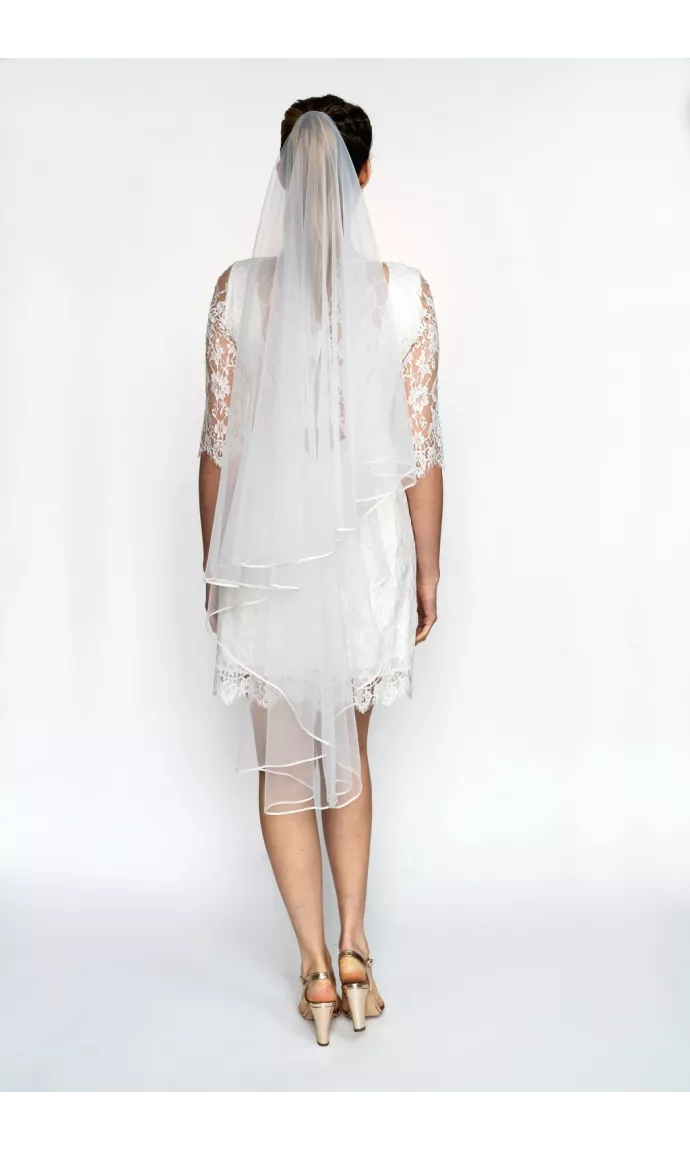 The little virgin veil