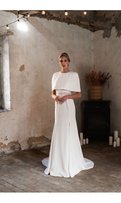 La cape blanche de la mariée