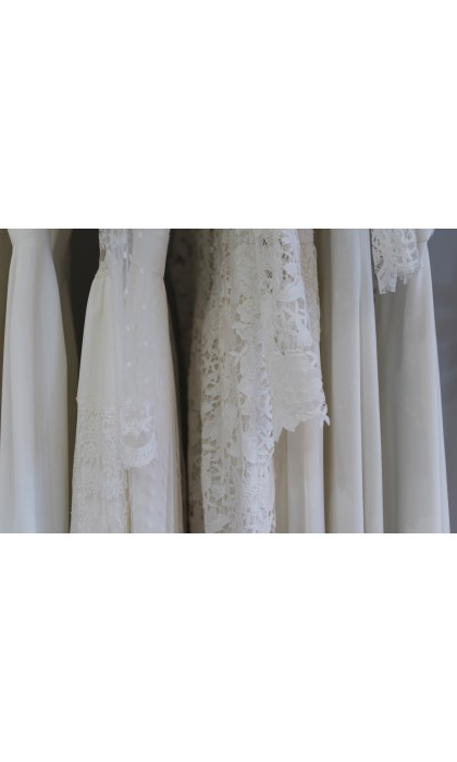 1h de séance d'essayage chez Harpe, Collection mariage cérémonie, 3 accompagnants et coupes de pétillant servis