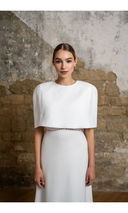 La cape blanche de la mariée