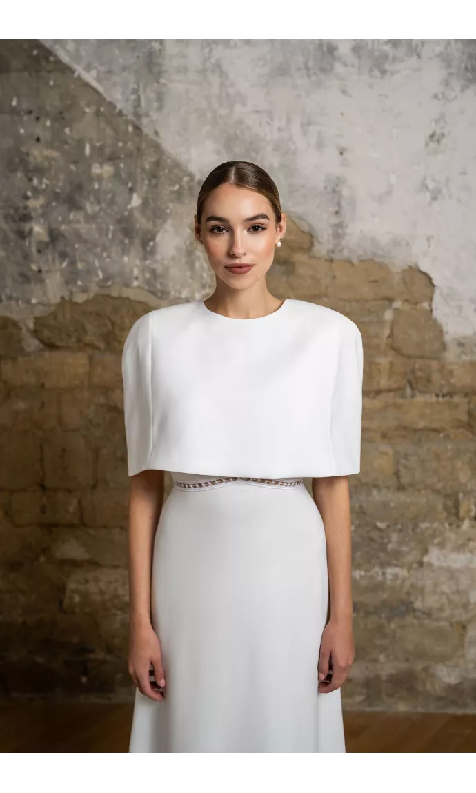 La cape blanche de la mariée