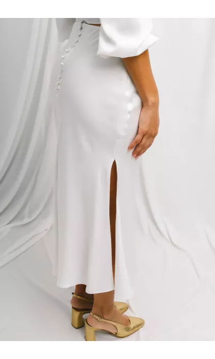 Minimalist bridal skirt