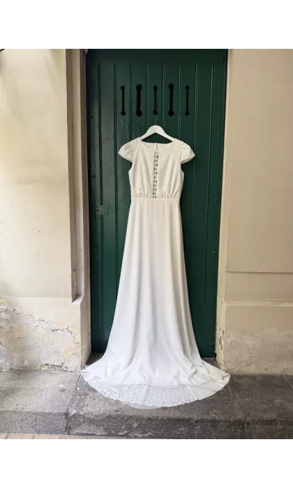 Agathe showroom sample