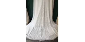 Agathe showroom sample