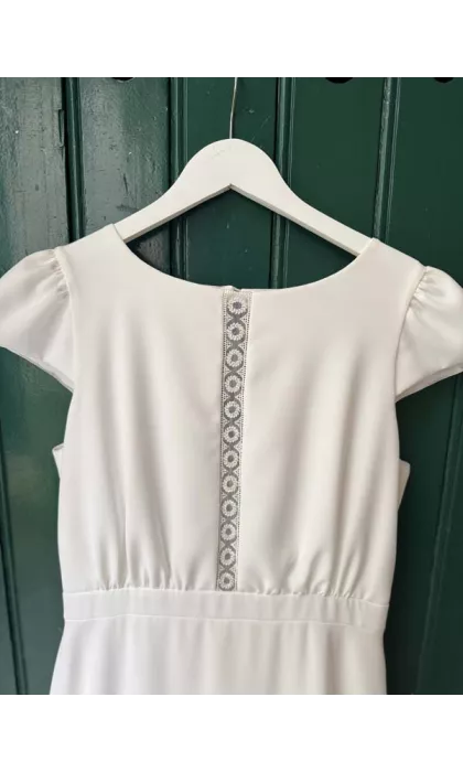 Agathe showroom sample