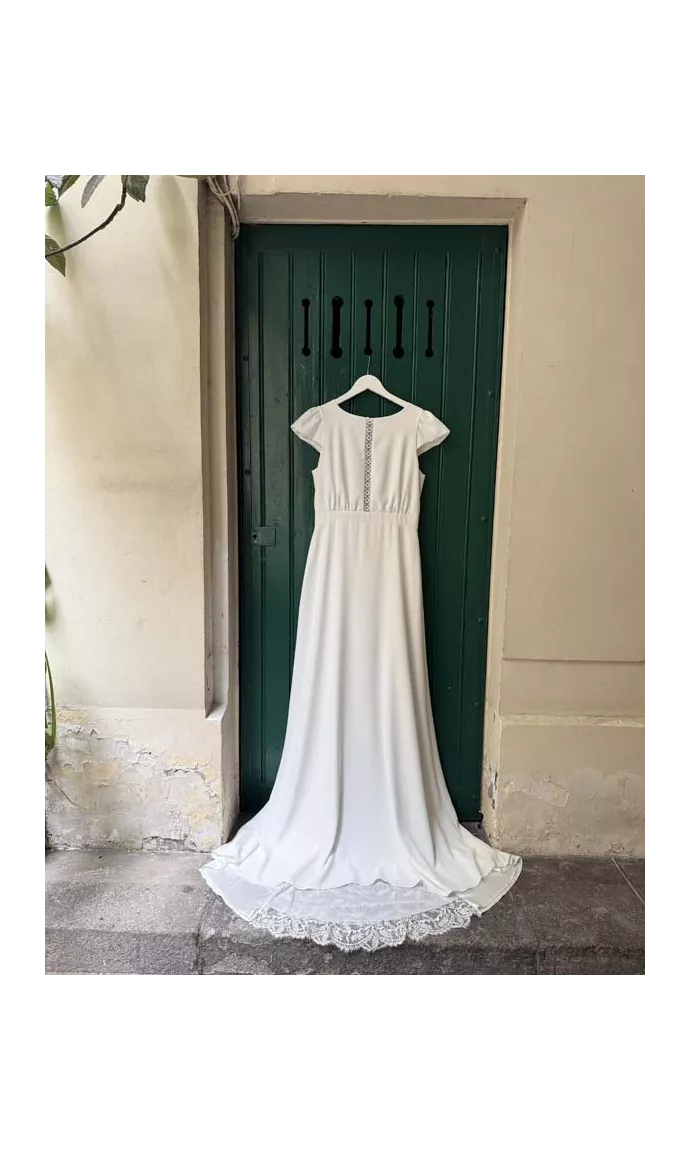 Agathe wedding dress showroom sample