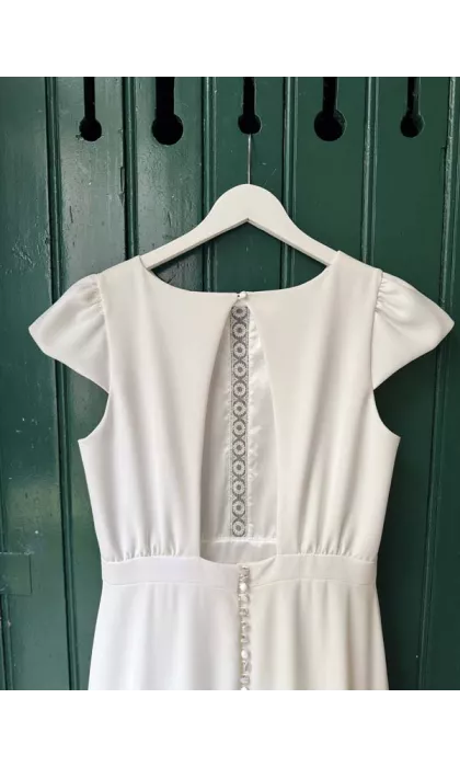 Agathe showroom sample