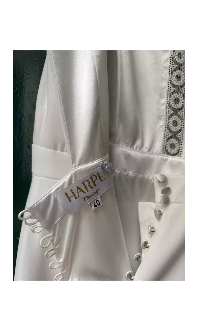 Agathe showroom sample
