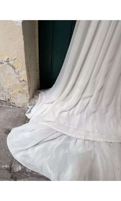Clémence showroom sample