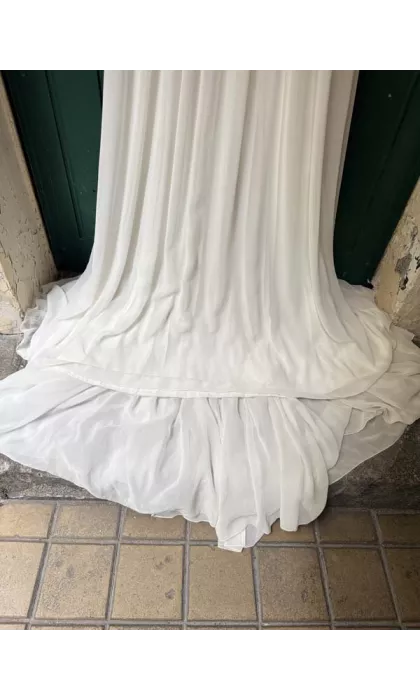 Clémence showroom sample