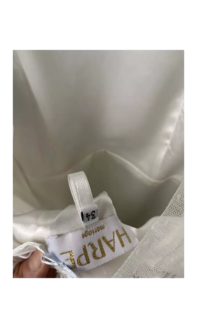 Eve showroom sample