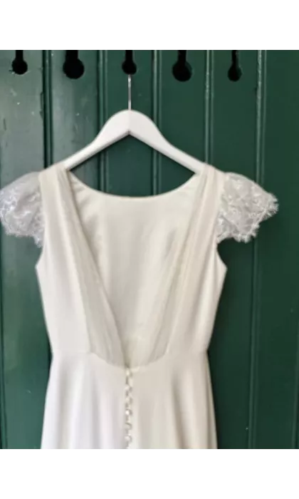 Eve showroom sample