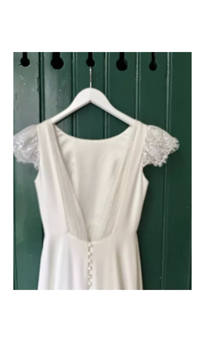 Eve showroom sample