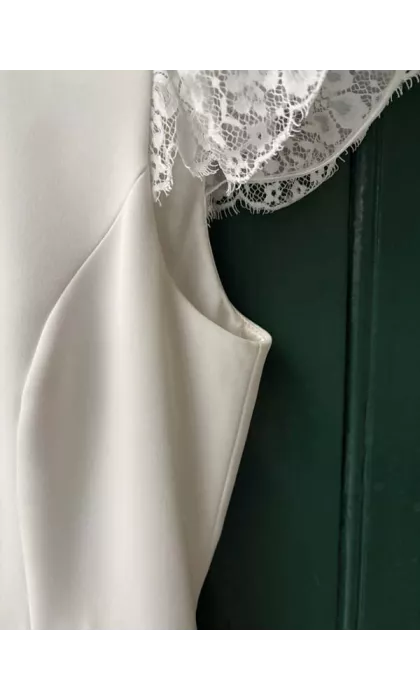 Eve showroom sample