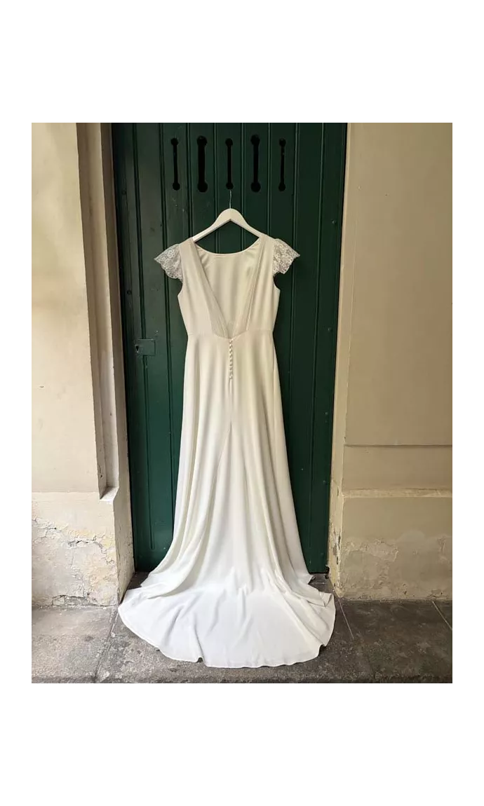 Eve showroom sample