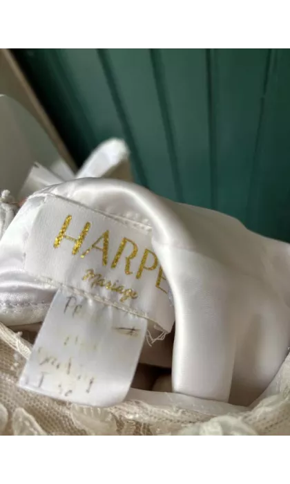 Robe de mariée en tulle et dentelle de Calais scintillant