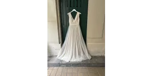 Robe de mariée en tulle et dentelle de Calais scintillant