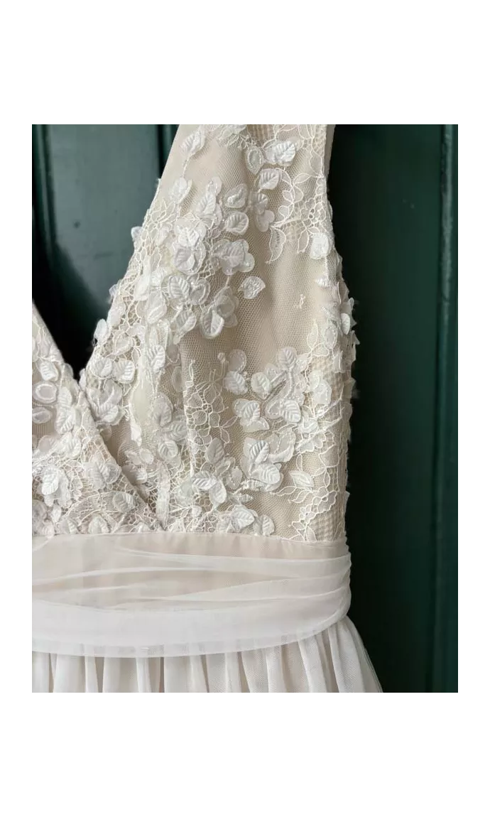 Robe de mariée en tulle et dentelle de Calais scintillant