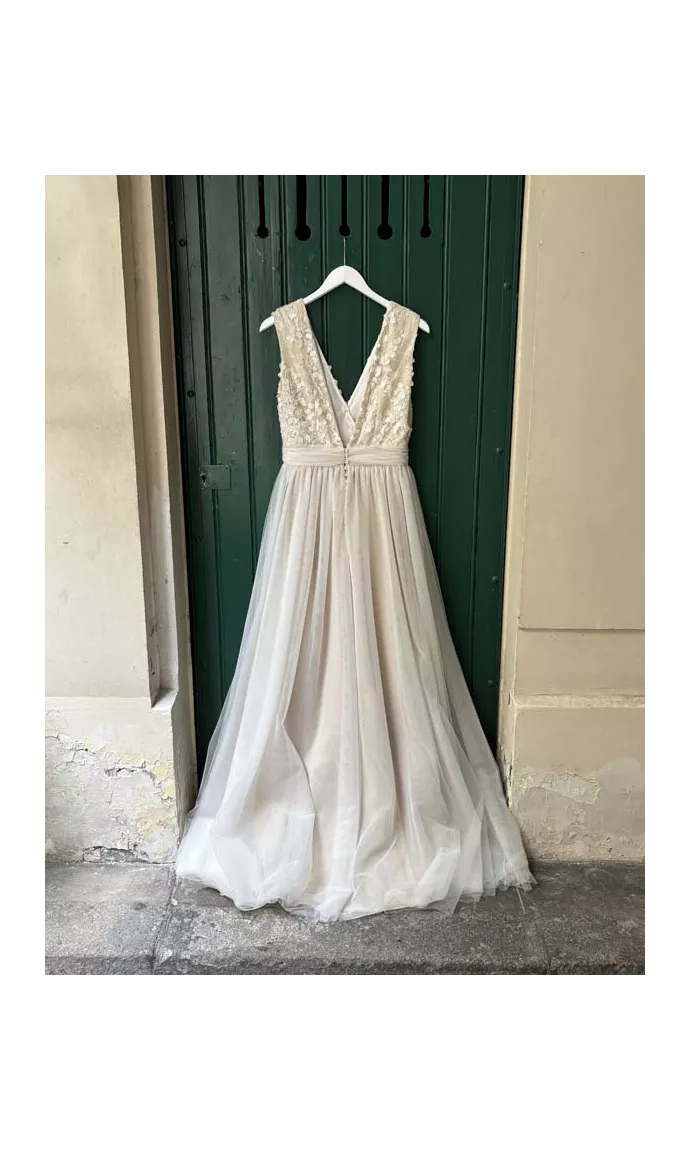 Robe de mariée en tulle et dentelle de Calais scintillant