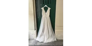 Robe de mariée en tulle et dentelle de Calais scintillant