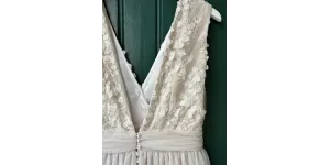 Robe de mariée en tulle et dentelle de Calais scintillant