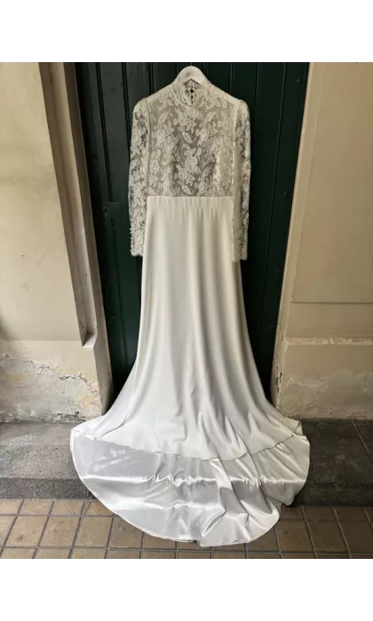 Ingrid showroom sample
