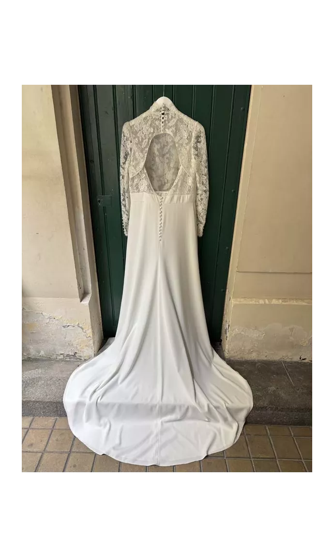 Ingrid showroom sample