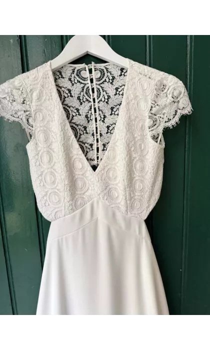 Lou showroom sample