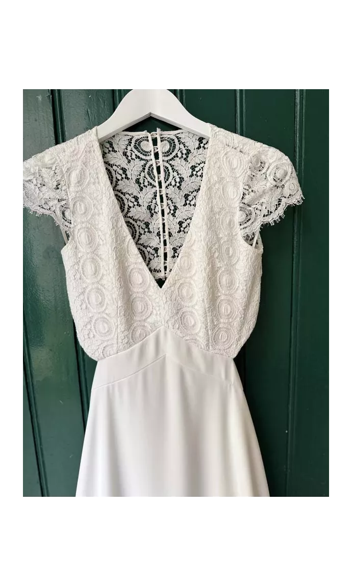 Lou showroom sample