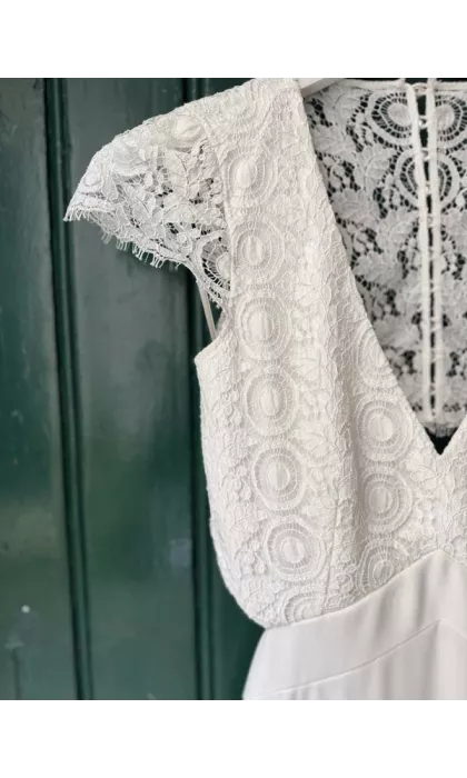 Lou showroom sample