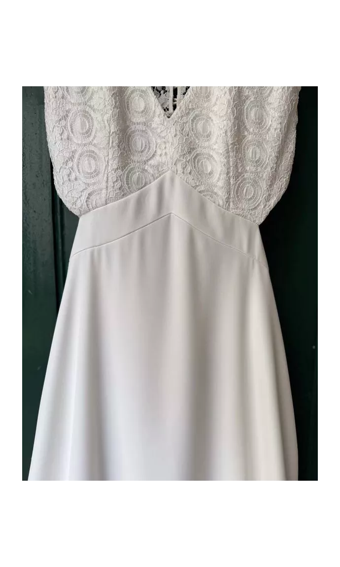 Lou showroom sample