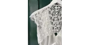 Lou showroom sample