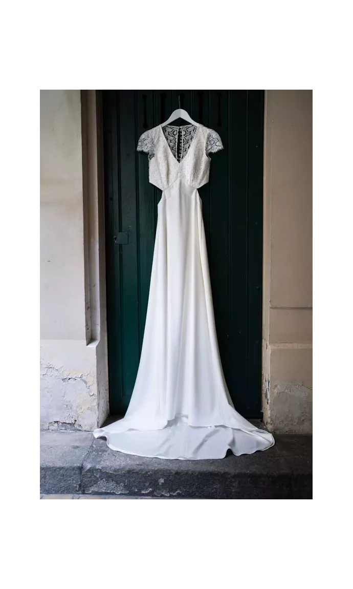 Lou showroom sample
