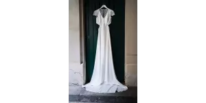 Lou showroom sample