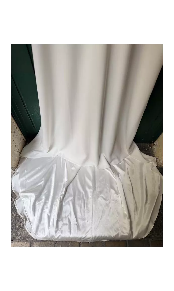 Lune showroom sample