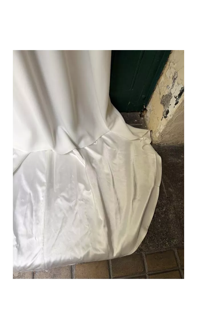 Lune showroom sample