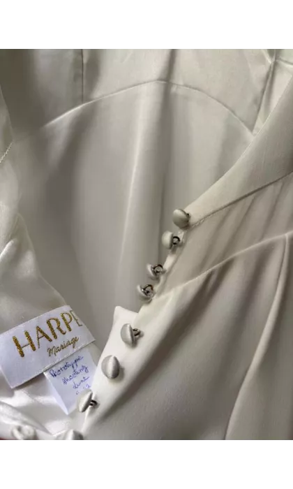 Lune showroom sample
