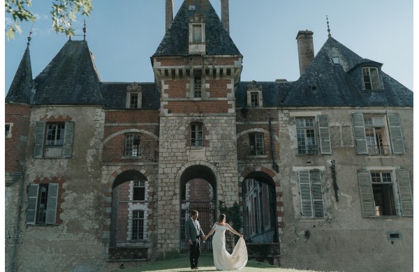 Marie & Alban's wedding in Le Château de Courcelles