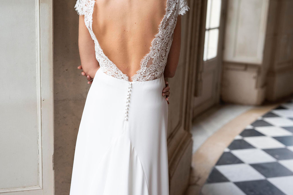 Lace back nude embroidered by hand
